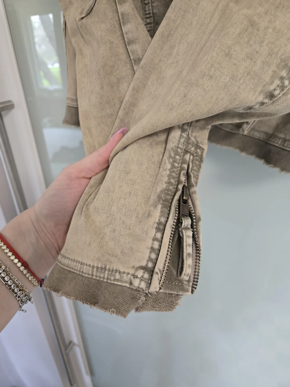 Free People Washed Beige Utility Jean Jacket Size Medium - Picture 5 of 7